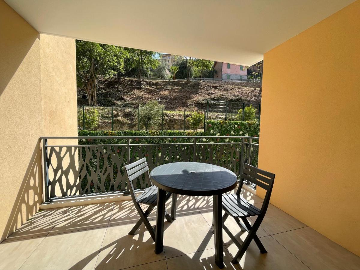 Bel Appartement Au Calme Avec Parking Menton Buitenkant foto