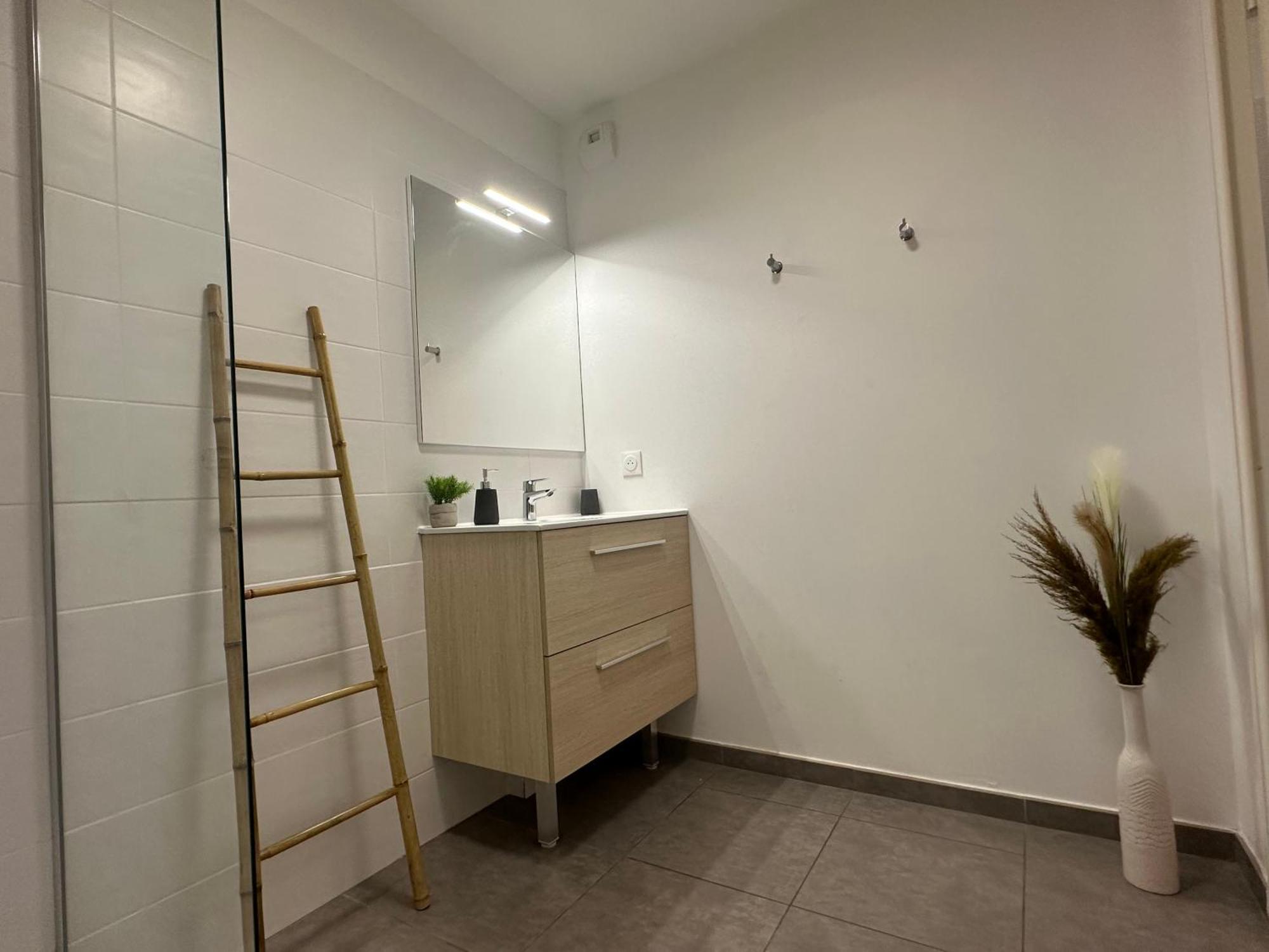 Bel Appartement Au Calme Avec Parking Menton Buitenkant foto